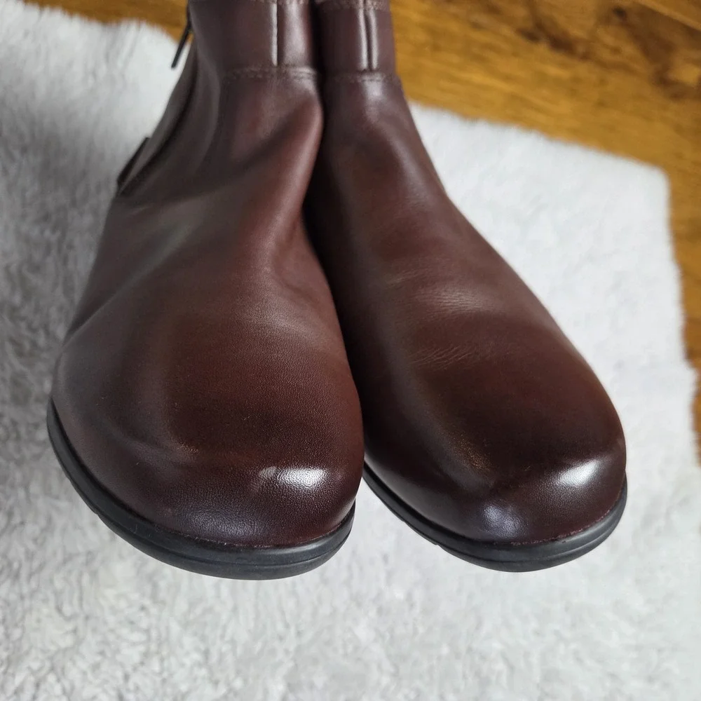 Taos Select Leather Ankle Boots Size 9.5 W Whiskey Brown Comfort Bootie